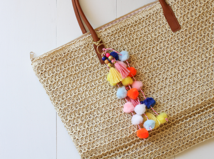 DIY Pom Pom Beach Bag