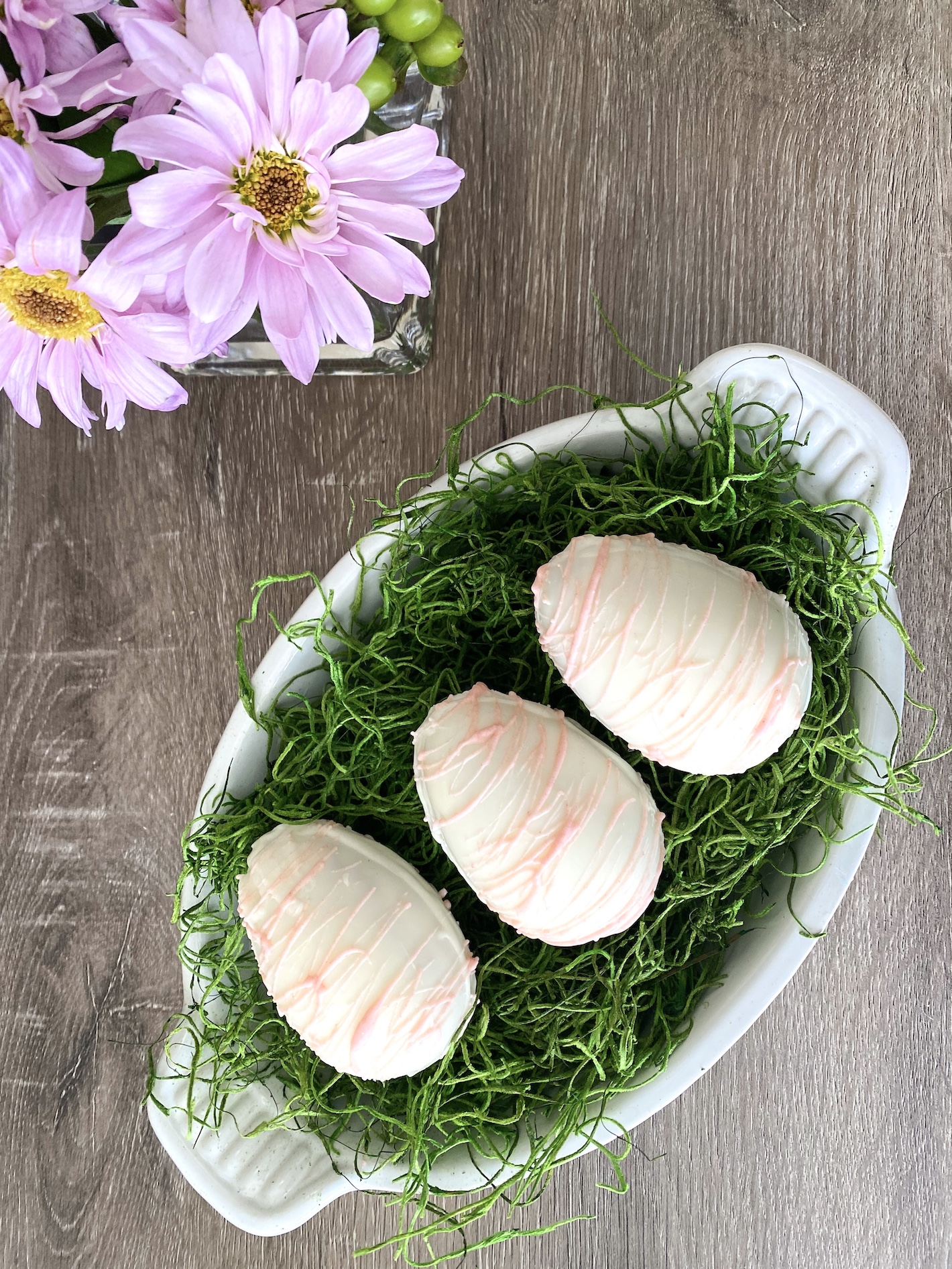 DIY Easter Hot Cocoa Eggs spring activity for easter baskets