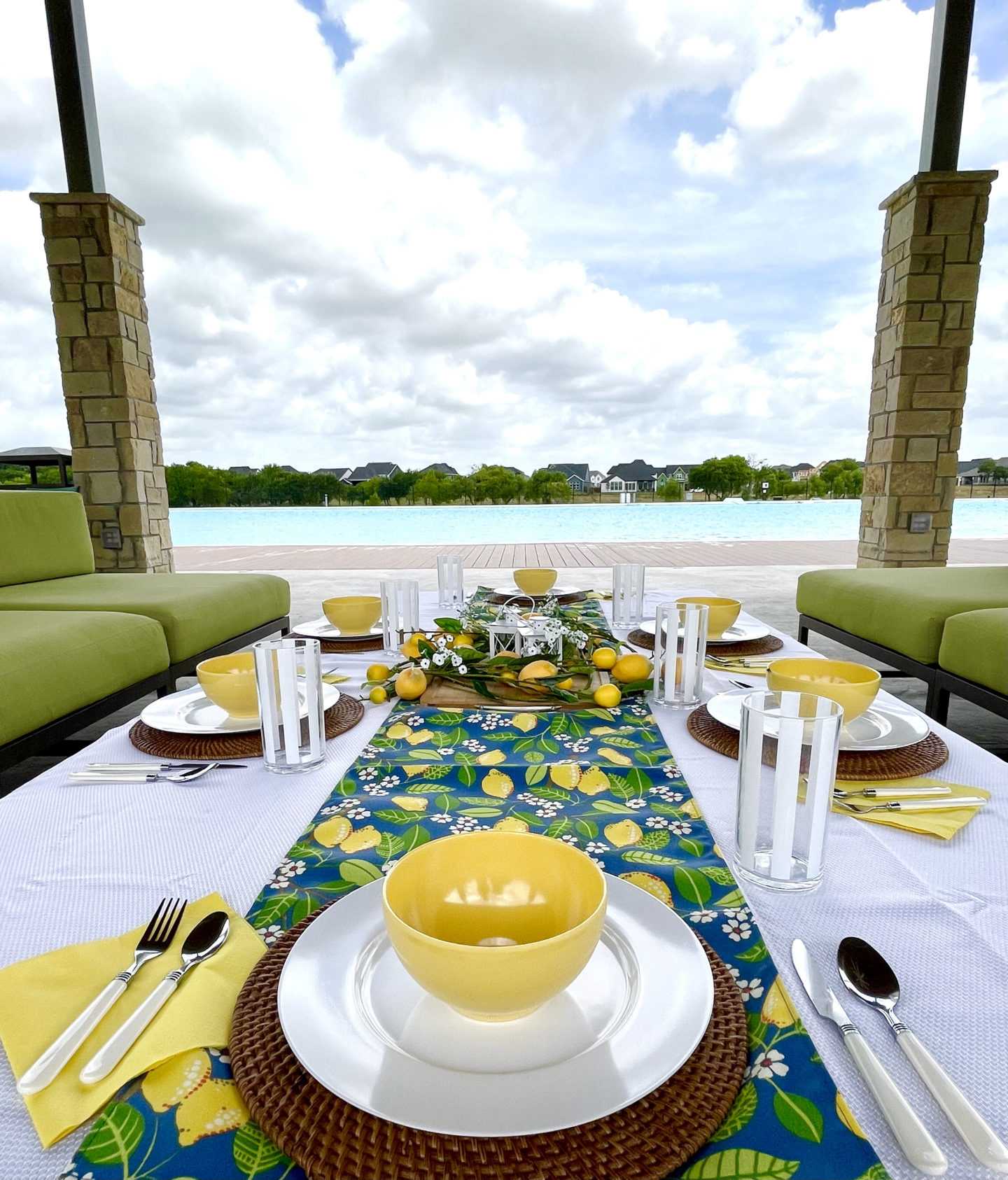 This lemon summer patio table setting is the perfect way to soak up the sun and create new summer memories with friends and family.