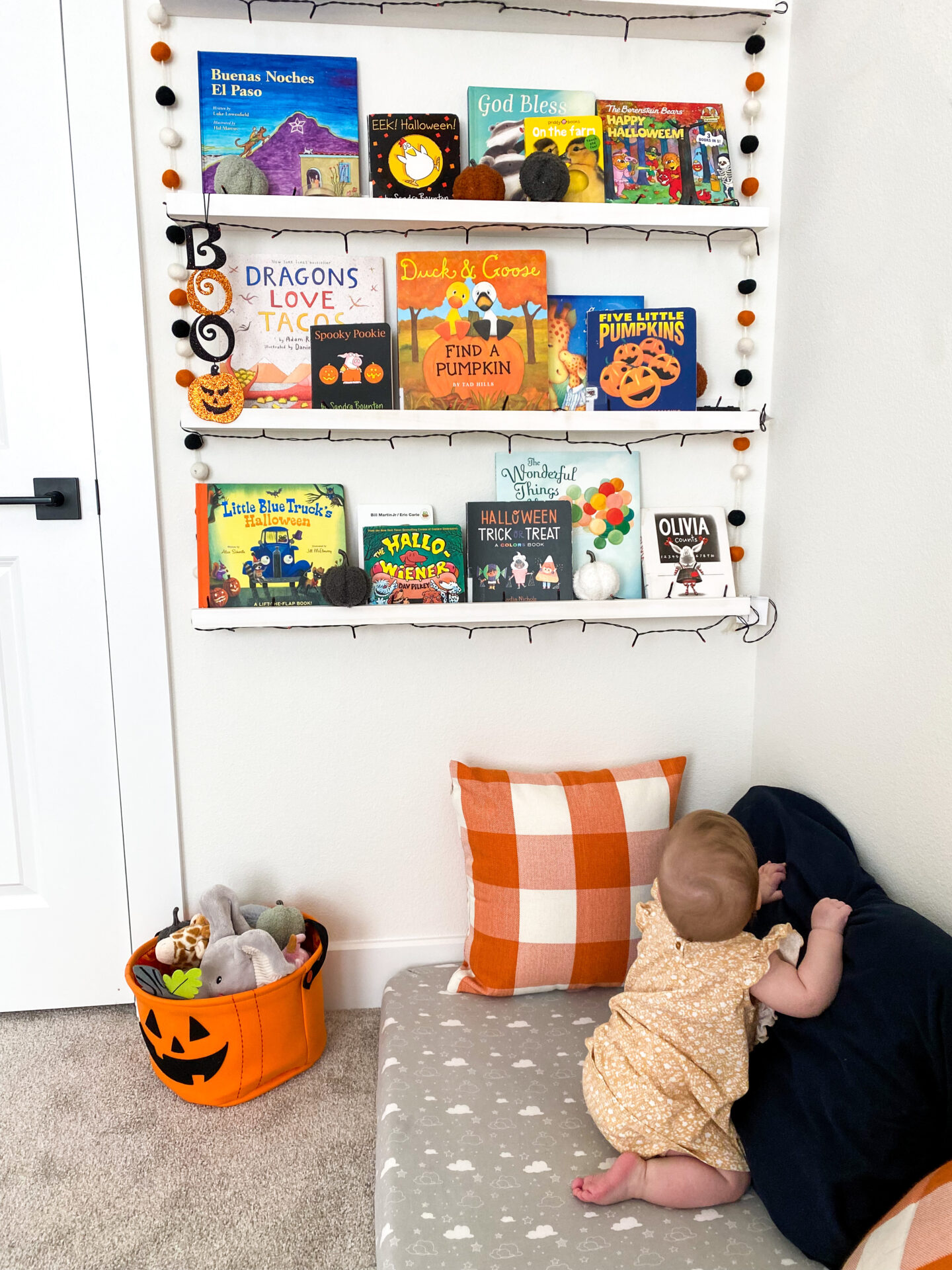 halloween book corner idea for kids fall reading corner